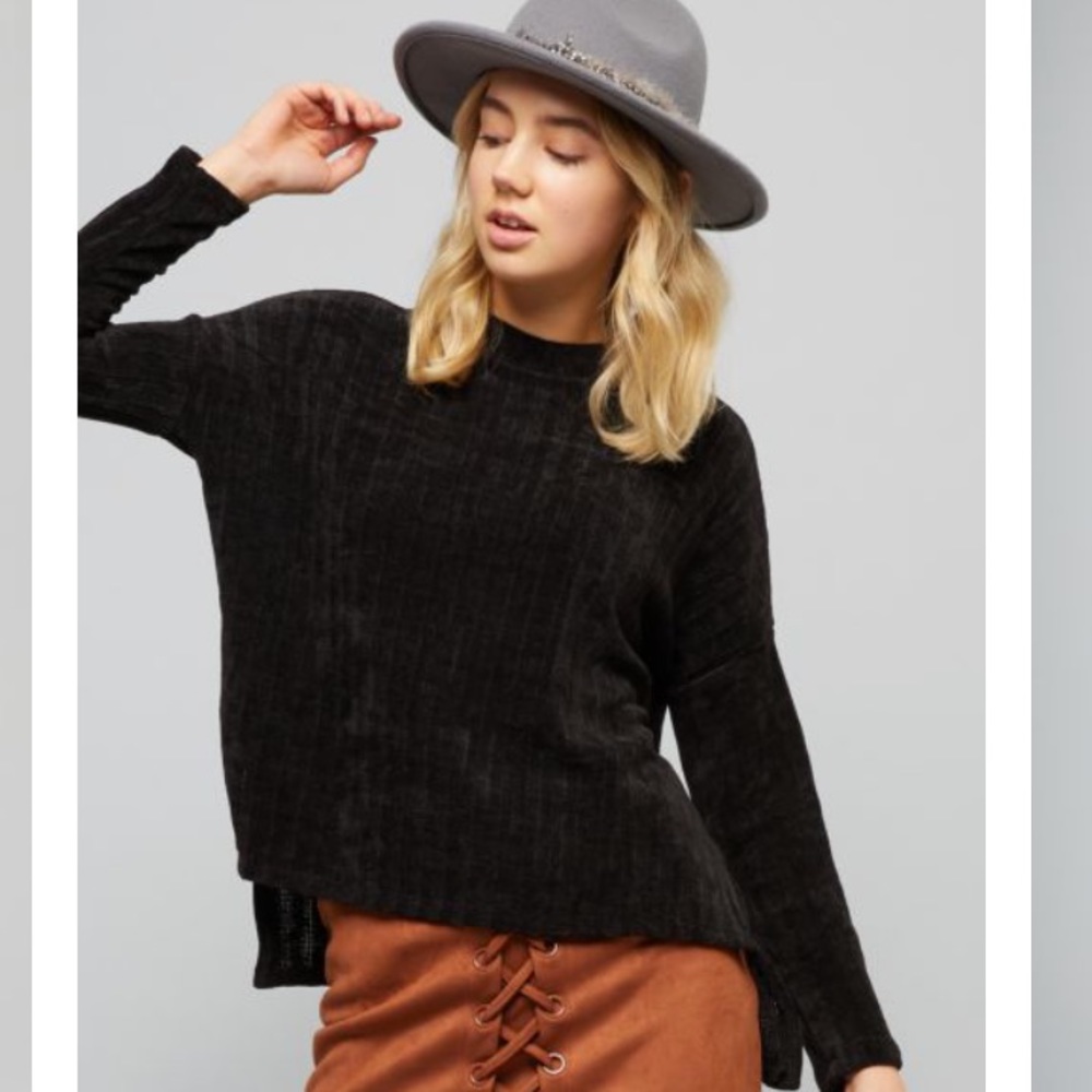 NEW! Knitted high-low Sweater